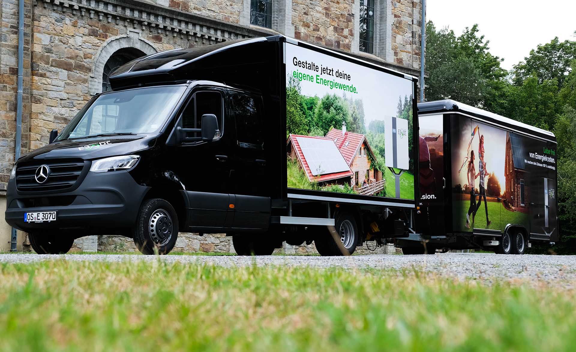 Roadshowbus_und_Anhaenger_E3DC